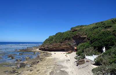 Chùa Hang đảo Lý Sơn