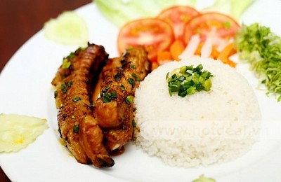 Cơm Tấm Sườn Que - Đặc Sản Dân Dã Người Nha Trang Cơm Tấm Sườn Que - Đặc Sản Dân Dã Người Nha Trang