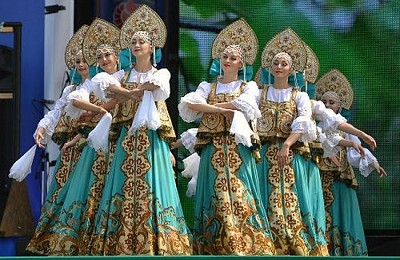 Đắm mình trong điệu nhảy của lễ hội Karavon độc đáo - Nga Đắm mình trong điệu nhảy của lễ hội Karavon độc đáo - Nga