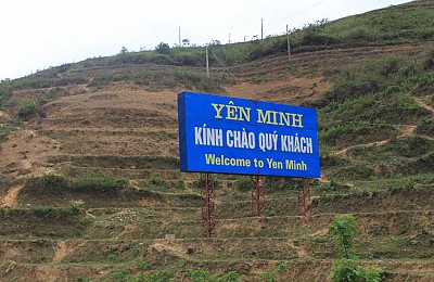 Dập dờn thảo nguyên Yên Minh giữa lưng chừng núi đồi