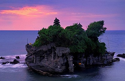 Đền Tanah Lot linh thiêng nhất Bali Đền Tanah Lot linh thiêng nhất Bali