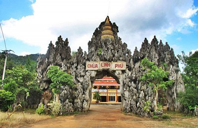 Đồng Nai: Thác Hòa Bình - Chùa Linh Phú - điểm khám phá
 sinh thái, tâm linh hấp dẫn Đồng Nai: Thác Hòa Bình - Chùa Linh Phú - điểm khám phá
 sinh thái, tâm linh hấp dẫn