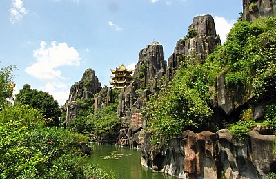 Đến Ngũ Hành Sơn thì nên ghé thăm những địa điểm nào? Đến Ngũ Hành Sơn thì nên ghé thăm những địa điểm nào?