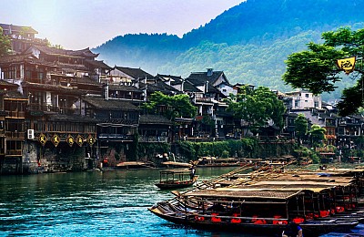 Giới Thiệu Phượng Hoàng Cổ Trấn - Điểm Đến Tuyệt Vời Tại Đất Nước Trung Hoa