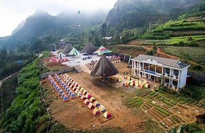 Hà Giang Dựng Khu Lều Bạt Phục Vụ khách thăm quan Hà Giang Dựng Khu Lều Bạt Phục Vụ khách thăm quan