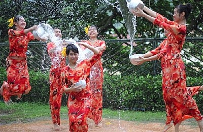 Hàng tá phong tục kỳ lạ, thú vị ở Myanmar Hàng tá phong tục kỳ lạ, thú vị ở Myanmar