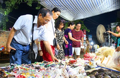 Hấp dẫn chợ đêm Lý Sơn