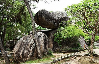 Hòn Trống Mái -  Địa Điểm khám phá hấp dẫn Hòn Trống Mái -  Địa Điểm khám phá hấp dẫn