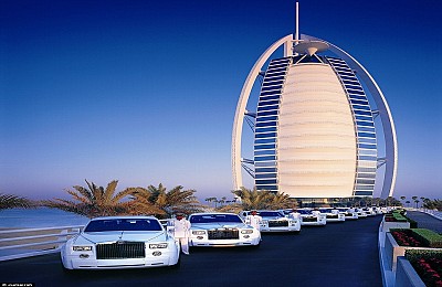 Bên trong khách sạn 7* Dubai - Khách sạn cánh buồm Burj Al Arab Bên trong khách sạn 7* Dubai - Khách sạn cánh buồm Burj Al Arab