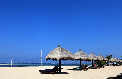 Khám phá bãi biển Nusa-Dua độc, lạ nhất Indonesia