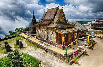 Khám phá nét đẹp bí ẩn chùa Năm Thuyền Campuchia