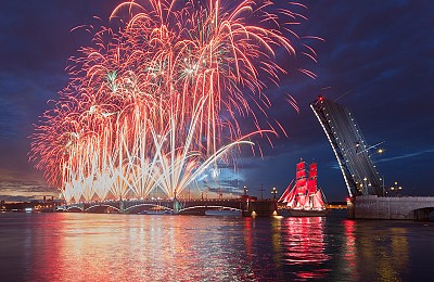 Khám phá Nga Cánh Buồm Đỏ Thắm Giảm Giá Sốc Nhân Dịp Sinh Nhật VietSense Travel