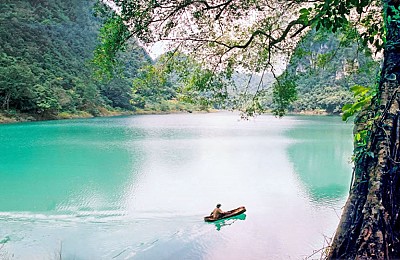 Khám Phá Tiên Cảnh Nơi Hồ Thang Hen Khám Phá Tiên Cảnh Nơi Hồ Thang Hen