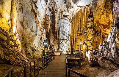 Lý do khiến động Phong Nha thu hút lữ khách
 Lý do khiến động Phong Nha thu hút lữ khách