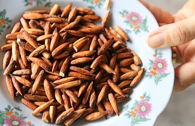 Mứt hạt bàng đặc sản Côn Đảo Mứt hạt bàng đặc sản Côn Đảo