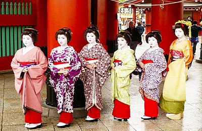 Ngắm càng nàng geisha xinh đẹp ở khu phố cổ Gion Ngắm càng nàng geisha xinh đẹp ở khu phố cổ Gion