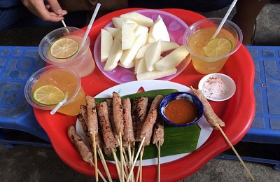 Những món quà vặt kinh điển phố cổ Hà Nội