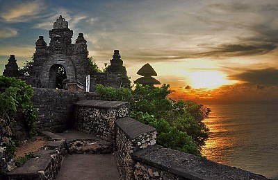 Phút dừng chân ngắm vẻ đẹp ngôi đền Uluwatu Phút dừng chân ngắm vẻ đẹp ngôi đền Uluwatu