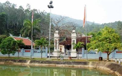 Thăm đền vua Mai Hắc Đế Thăm đền vua Mai Hắc Đế