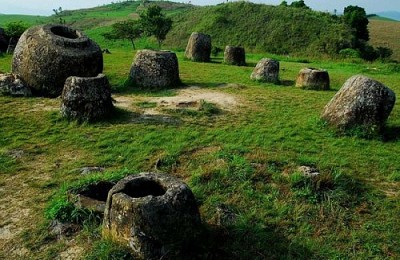 Thám hiểm với nghĩa địa chum ma quái ở Lào Thám hiểm với nghĩa địa chum ma quái ở Lào