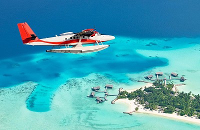 Thích thú ngắm toàn cảnh Maldives bằng thủy phi cơ
