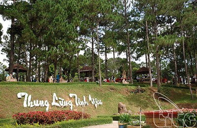 Thung lũng Tình Yêu - khung cảnh lãng mạn giữa cao nguyên Đà Lạt (Lâm Đồng) Thung lũng Tình Yêu - khung cảnh lãng mạn giữa cao nguyên Đà Lạt (Lâm Đồng)