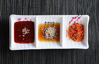 Thưởng thức một tá nước sốt xứ Hàn