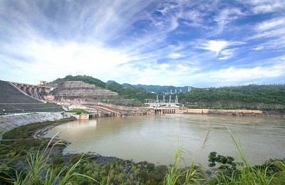 Thủy điện Hòa Bình - điểm nhấn trong hành trình thăm quan hồ sông Đà