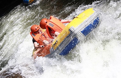 Trải nghiệm trượt thác Hòa Phú Thành Đà Nẵng Trải nghiệm trượt thác Hòa Phú Thành Đà Nẵng