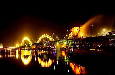 Vẻ đẹp của Cầu Rồng Phun Lửa vào cuối tuần Vẻ đẹp của Cầu Rồng Phun Lửa vào cuối tuần