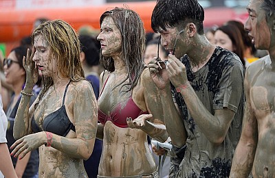 Vui nhộn với lễ hội Bùn Boryeong truyền thống