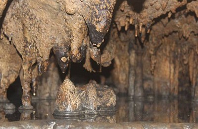 Ðộng Đá Bạc - thắng cảnh đẹp của Hòa Bình Ðộng Đá Bạc - thắng cảnh đẹp của Hòa Bình