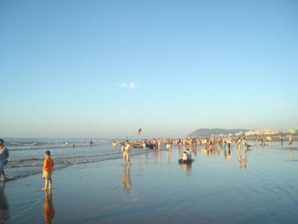 SẦM SƠN - ĐỀN ĐỘC CƯỚC - HÒN TRỐNG MÁI 3 NGÀY 2 ĐÊM