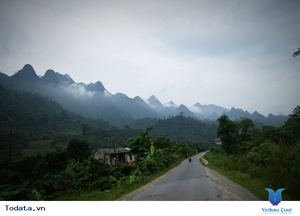 Du Khách Phương Nam Đam Mê Chinh Phục Cao Nguyên Đá Đồng Văn - Ảnh 2