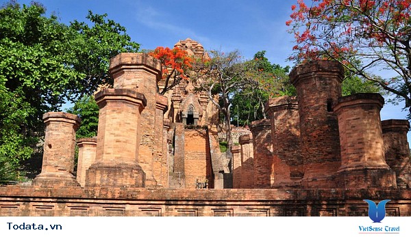 Du Lịch Nha Trang Khám Phá Tháp Bà Ponagar - Ảnh 3 Du Lịch Nha Trang Khám Phá Tháp Bà Ponagar - Ảnh 3