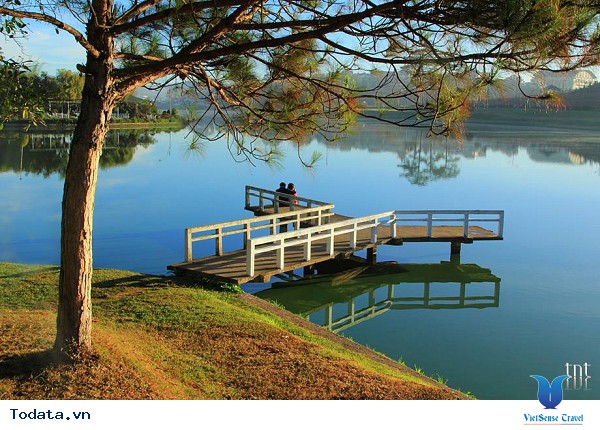 Hồ Xuân Hương – Viên Ngọc Xanh Giữa Lòng Đà Lạt - Ảnh 4