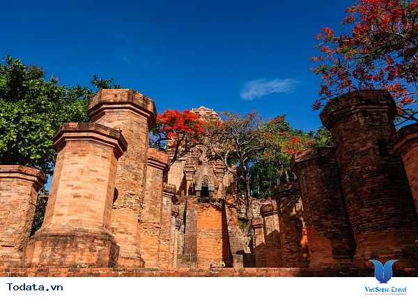 Tháp Bà Ponagar Nha Trang - Ảnh 5