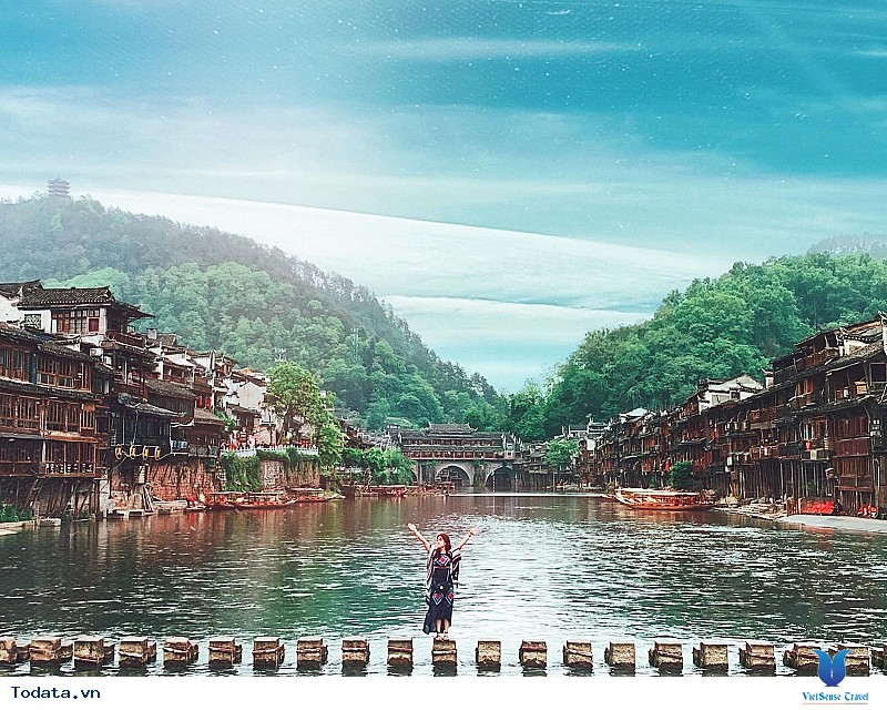 Bí Kíp Sống Ảo Tại Thiên Đường Trần Gian Nơi Phượng Hoàng Cổ Trấn - Ảnh 1 Bí Kíp Sống Ảo Tại Thiên Đường Trần Gian Nơi Phượng Hoàng Cổ Trấn - Ảnh 1