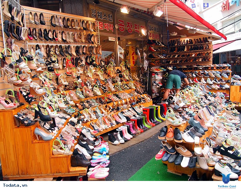 Các địa điểm mua sắm nhất định bạn phải ghé thăm khi đi Hàn Quốc - Ảnh 2 Các địa điểm mua sắm nhất định bạn phải ghé thăm khi đi Hàn Quốc - Ảnh 2