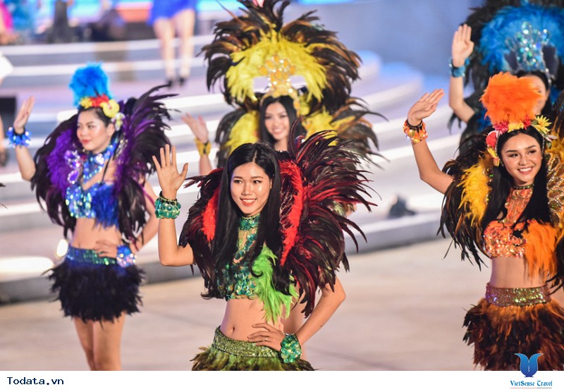 Carnaval Hạ Long 2019 - Điểm Hẹn Du Lịch Lý Tưởng Cho Mùa Hè - Ảnh 3 Carnaval Hạ Long 2019 - Điểm Hẹn Du Lịch Lý Tưởng Cho Mùa Hè - Ảnh 3