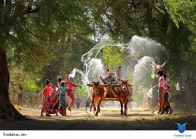 Cùng Đắm Mình Trong Những Lễ Hội Té Nước Sôi Động Nhất Đông Nam Á - Ảnh 4 Cùng Đắm Mình Trong Những Lễ Hội Té Nước Sôi Động Nhất Đông Nam Á - Ảnh 4