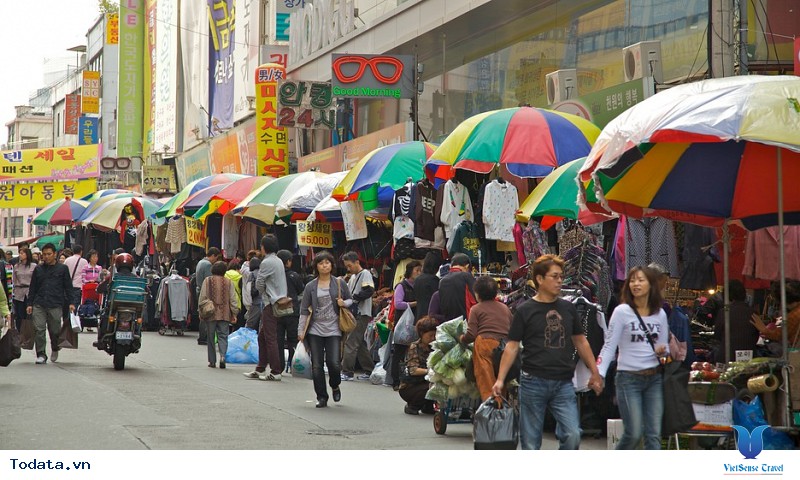 Điểm danh những khu chợ nhất định phải qua khi tới Hàn Quốc - Ảnh 2 Điểm danh những khu chợ nhất định phải qua khi tới Hàn Quốc - Ảnh 2