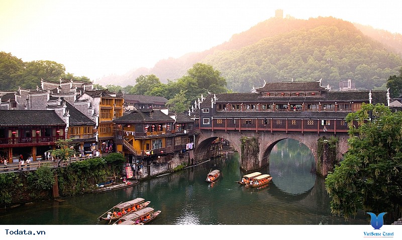 Khám Phá Tour Trung Quốc Hành Trình Trương Gia Giới - Phù Dung Trấn - Phượng Hoàng Cổ Trấn Cùng VietSense - Ảnh 3 Khám Phá Tour Trung Quốc Hành Trình Trương Gia Giới - Phù Dung Trấn - Phượng Hoàng Cổ Trấn Cùng VietSense - Ảnh 3