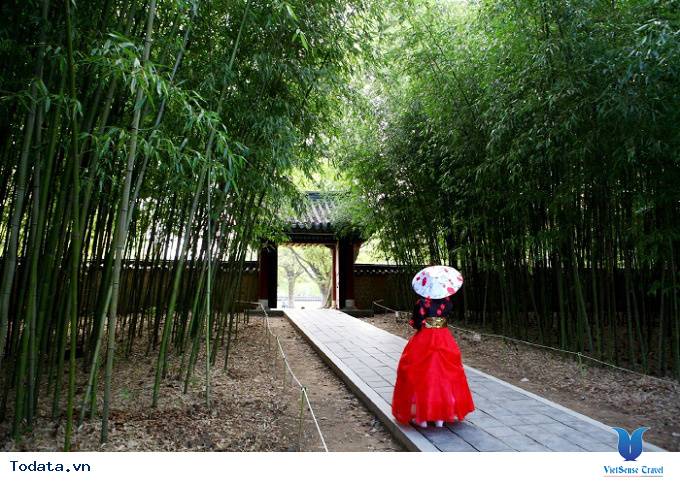 Những Địa Điểm Tuyệt Đẹp Để Du Khách Có Thể Chụp Hình Hanbok Khi Đi Du Lịch Hàn Quốc - Ảnh 2 Những Địa Điểm Tuyệt Đẹp Để Du Khách Có Thể Chụp Hình Hanbok Khi Đi Du Lịch Hàn Quốc - Ảnh 2