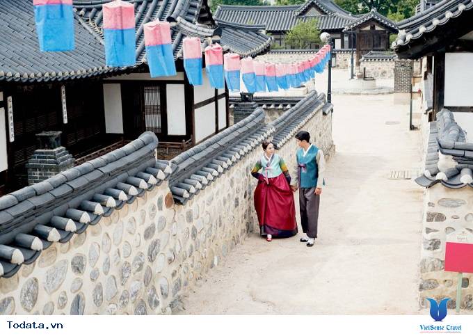 Những Địa Điểm Tuyệt Đẹp Để Du Khách Có Thể Chụp Hình Hanbok Khi Đi Du Lịch Hàn Quốc - Ảnh 3 Những Địa Điểm Tuyệt Đẹp Để Du Khách Có Thể Chụp Hình Hanbok Khi Đi Du Lịch Hàn Quốc - Ảnh 3
