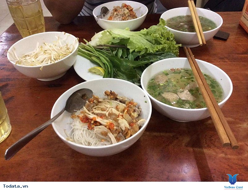 Tới Tây Nguyên Khám Phá Món Phở Đặc Biệt Không Bao GIờ Phục Vụ Một Tô - Ảnh 1 Tới Tây Nguyên Khám Phá Món Phở Đặc Biệt Không Bao GIờ Phục Vụ Một Tô - Ảnh 1