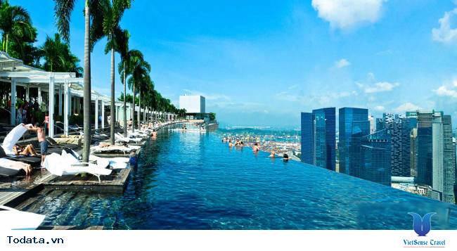 Bể bơi vô cực dát vàng sang chảnh cao nhất thế giới - Ảnh 1