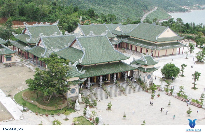 Du lịch Chùa Linh Ứng- Cõi Phật giữa chốn Đà thành - Ảnh 1 Du lịch Chùa Linh Ứng- Cõi Phật giữa chốn Đà thành - Ảnh 1