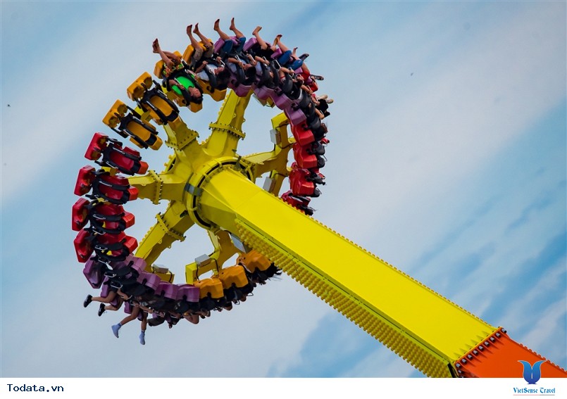 Hào hứng trải nghiệm tháp rơi tự do cao nhất Việt Nam - Ảnh 2 Hào hứng trải nghiệm tháp rơi tự do cao nhất Việt Nam - Ảnh 2