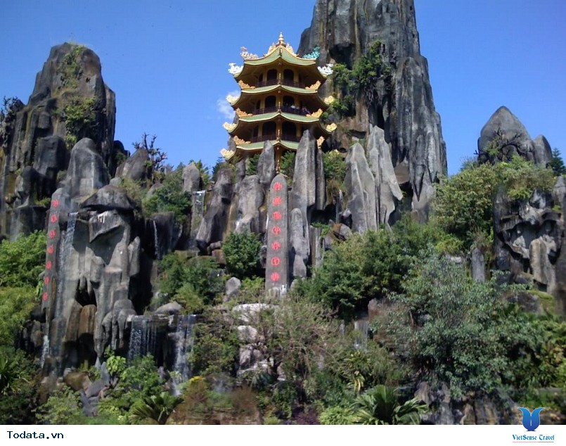 Kỳ vĩ Ngũ Hành Sơn sừng sững trong lòng Đà Nẵng - Ảnh 2